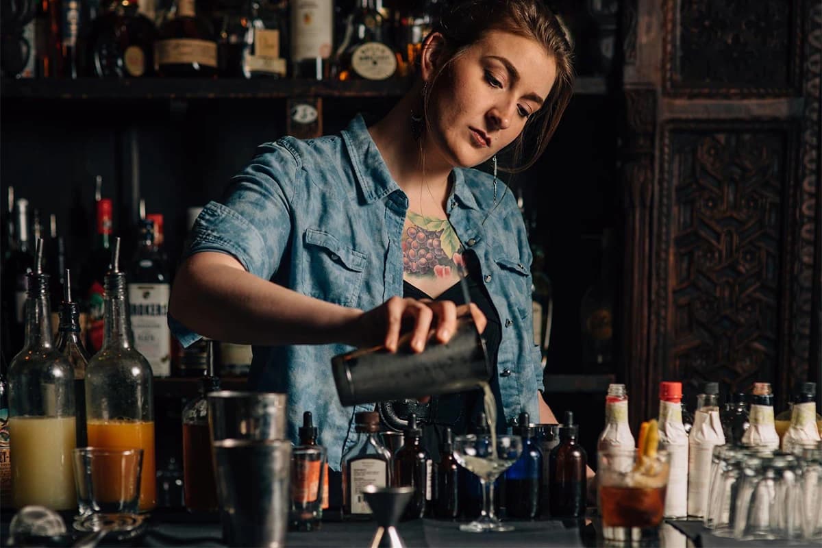How Distilleries Can Craft a Winning Bar Program
