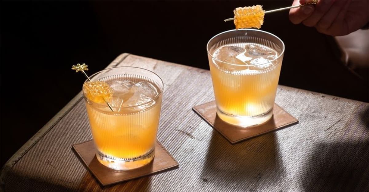 Crafting a Successful Approach for Tasting Bar Cocktails