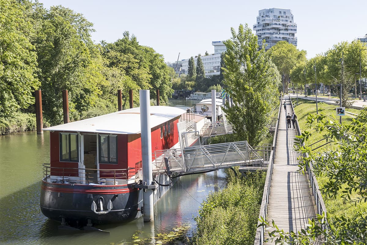 Aquatically Aged Spirits: A Taste of the Past (with Modern Legal Hurdles)